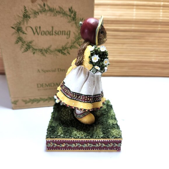 Demdaco Woodsong Designs Rabbit Figurine A Special Day Collectable Vintage 2002 - Picture 2 of 8